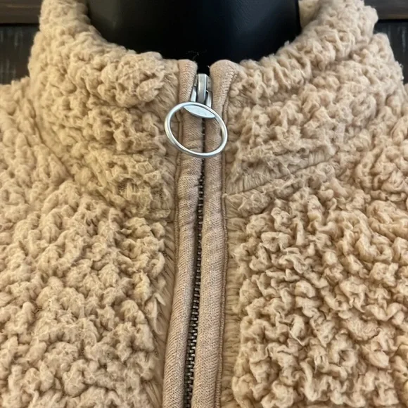 Hollister XS fleece zip up crop jacket - Picture 2 of 9